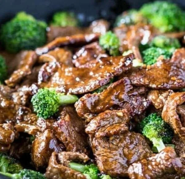 Delicious beef and broccoli stir-fry in a vibrant serving dish