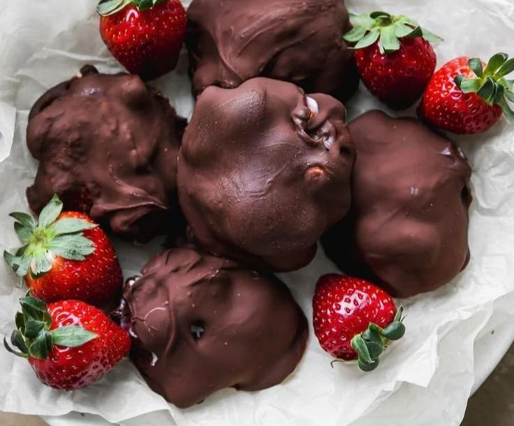 Chocolate-Covered Strawberry Yogurt Clusters