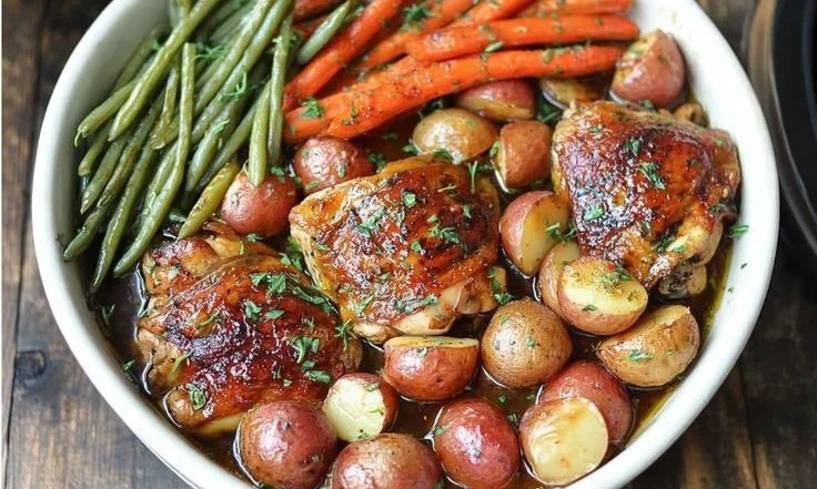 Slow Cooker Honey Garlic Chicken and Veggies