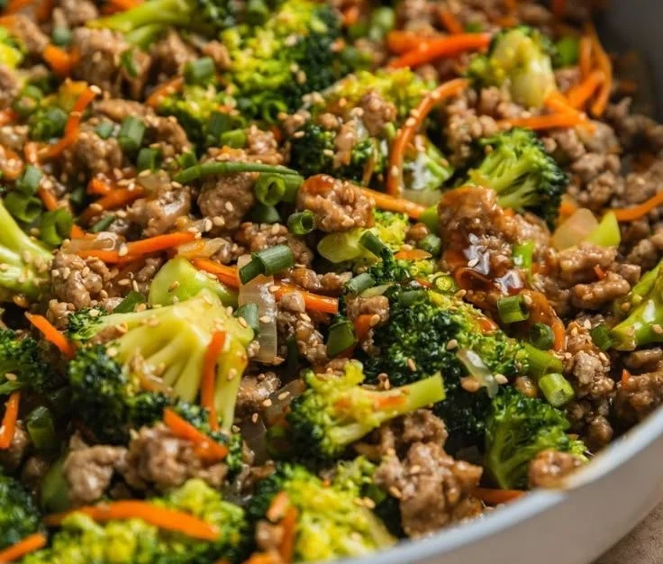 Delicious teriyaki ground turkey stir-fry served in a bowl.